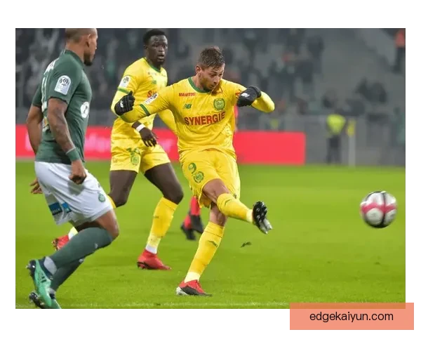 南特精彩进球与关键瞬间,状态回暖,表现亮眼。 南特精彩进球与关键瞬间,状态回暖,表现亮眼。