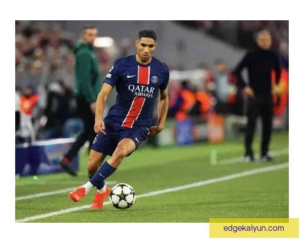 阿什拉夫在欧冠中展现顶级防守，零封对手迎来球队晋级新高峰